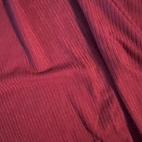 Red longs sleeve shirt - Picture 4 of 6